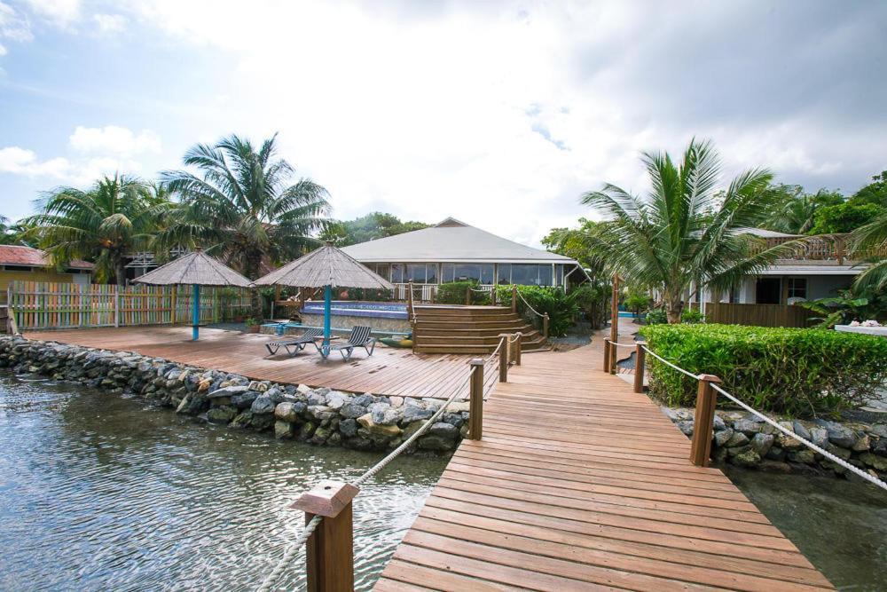 Wikkid Resort Dixon Cove Esterno foto