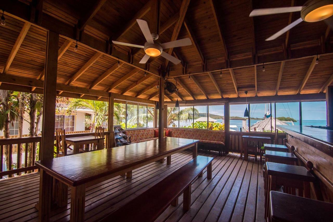 Wikkid Resort Dixon Cove Esterno foto