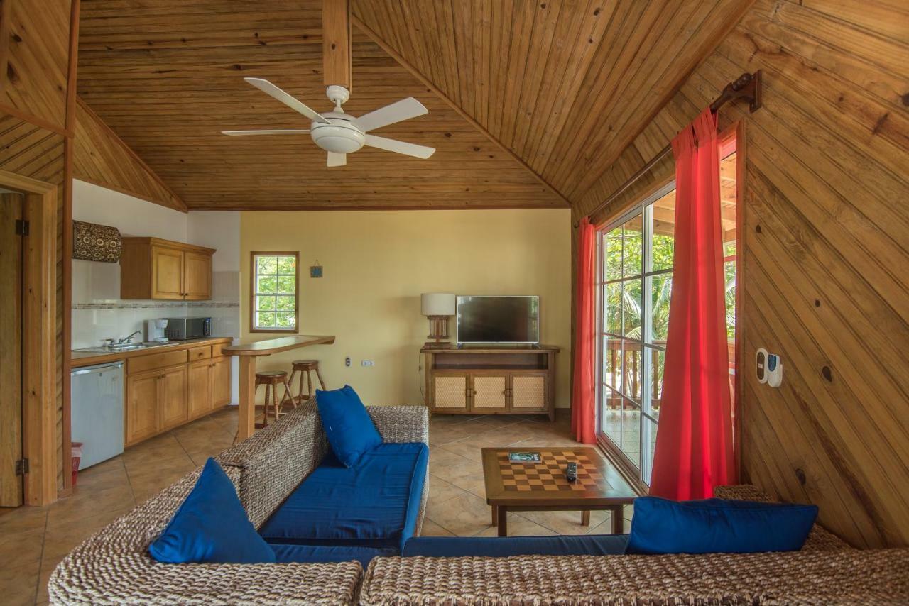 Wikkid Resort Dixon Cove Esterno foto