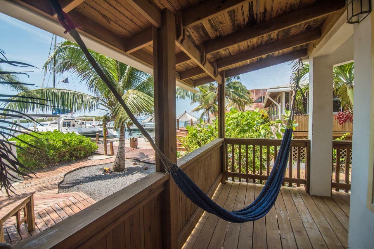 Wikkid Resort Dixon Cove Esterno foto